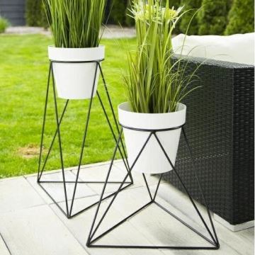 Flowerpot stand TRIANGL 40x45 cm svart