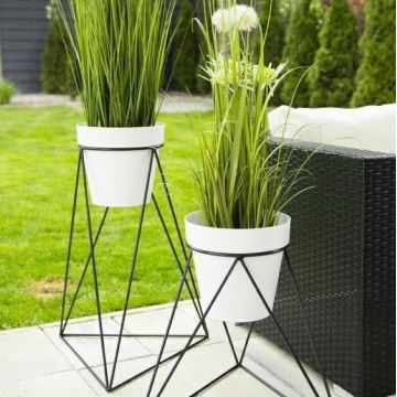 Flowerpot stand TRIANGL 60x45 cm svart