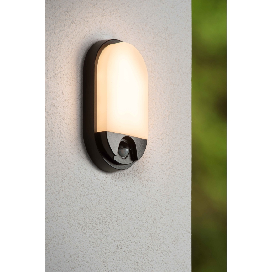 Lucide 22864/10/30 - LED Utomhus vägglampa med sensor HUPS LED/10W/230V IP54 svart